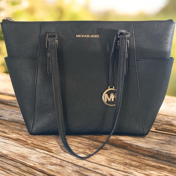 Michael Kors Handbags - Michael Kors leather Saffanio Tote - jet set bag